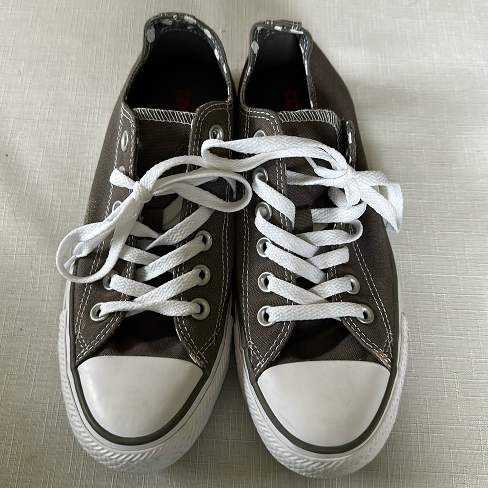 Converse size 7